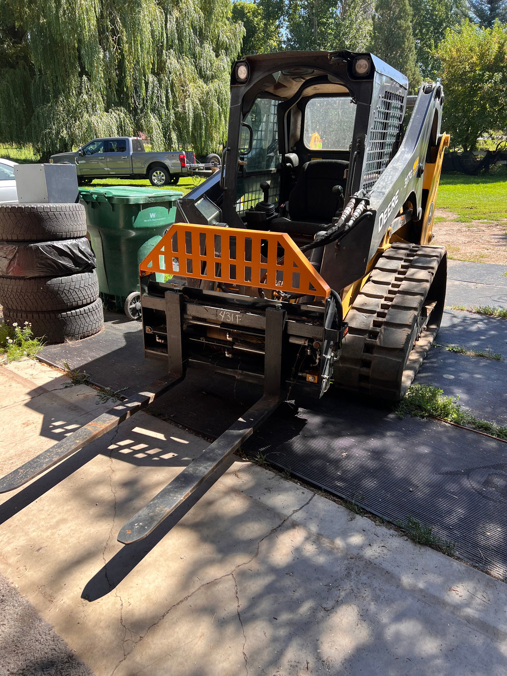 4 Hour use - John Deere ~ Compact track loader